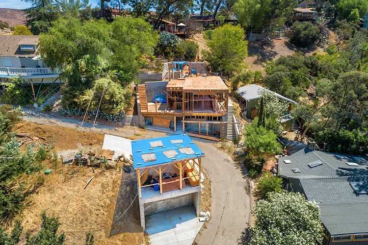 1944 Seminole Drive Agoura Hills, CA 91301