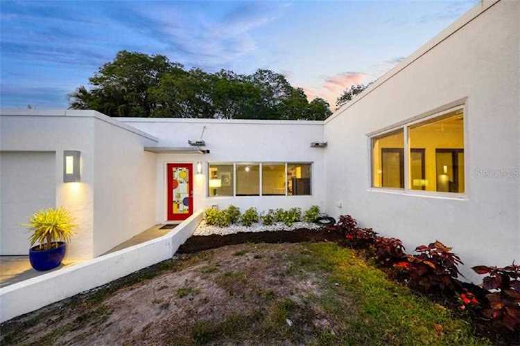 1625 Livingstone Street Sarasota, FL 34231