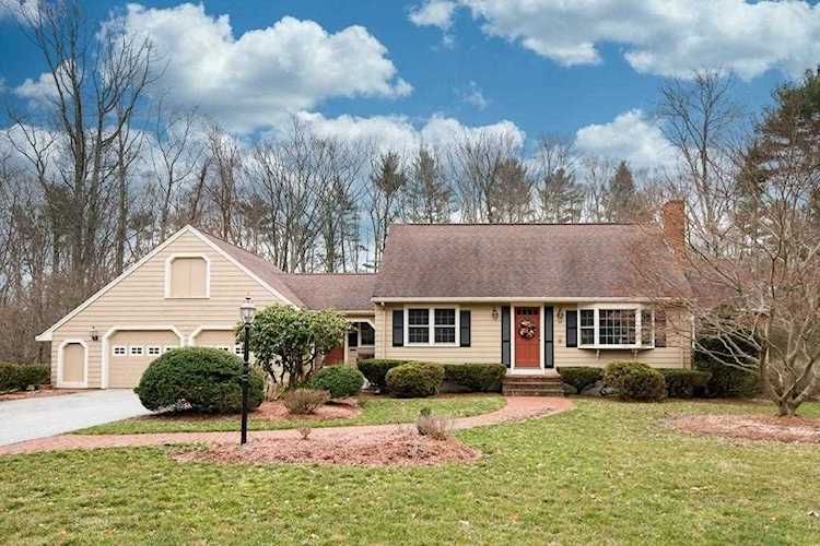 48 Oldfield Drive Hanover, MA 02339
