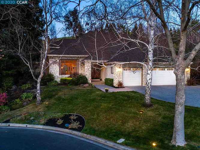 352 Red Maple Dr Danville, CA 94506