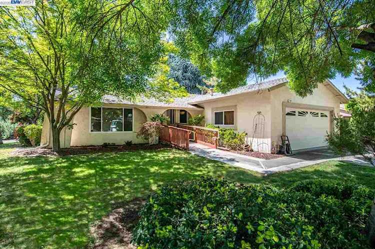 2318 Tanager Dr Pleasanton, CA 94566