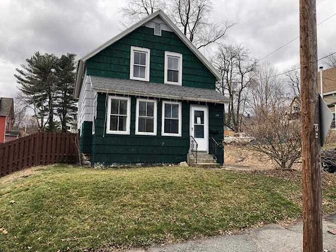 18 Grandview Ave Worcester, MA 01603