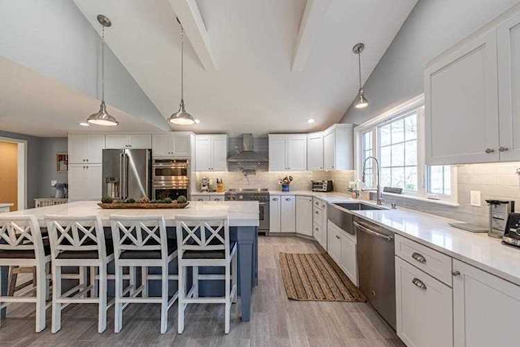 21 Gleason Road Reading, MA 01867