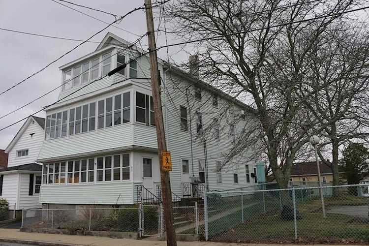 43 Raymond St Fall River, MA 02723