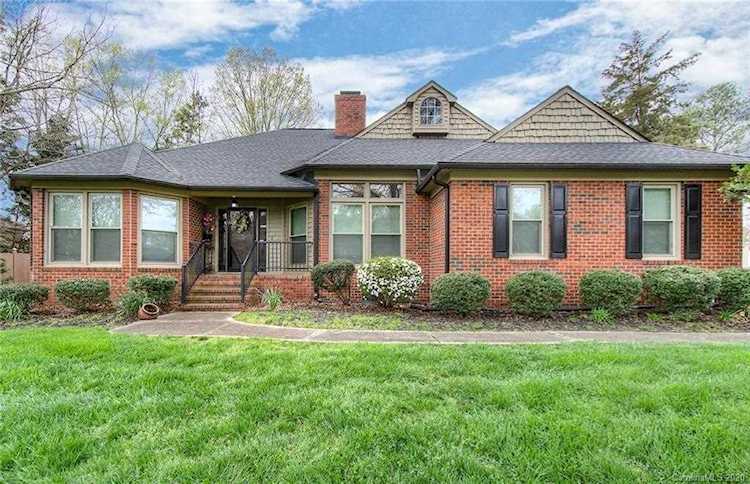 827 NE Mcgregor Ct Concord, NC 28025