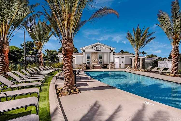 304 Vintage Way Tustin, CA 92780