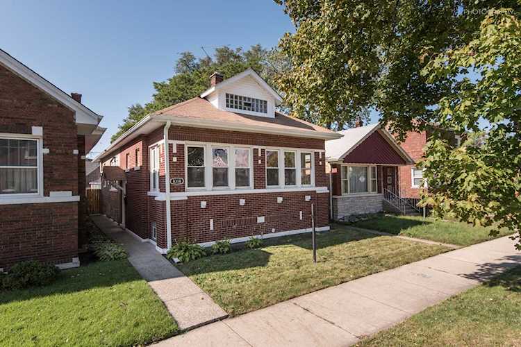 8318 S Crandon Ave Chicago, IL 60617