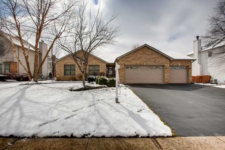 426 Camden Circle Oswego, IL 60543