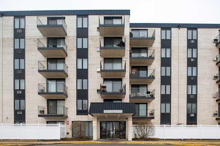 9118 W Elmwood Dr #5D Niles, IL 60714