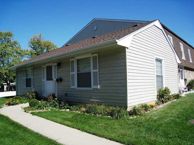 1545 Woodcutter Ln #A Wheaton, IL 60189