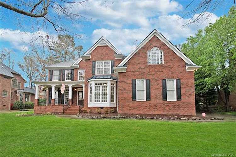 18322 Indian Oaks Ln Davidson, NC 28036