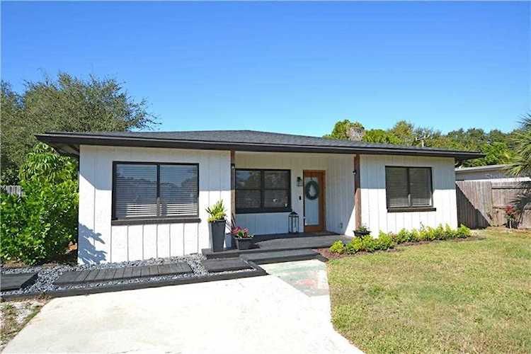 4925 Remington Drive Sarasota, FL 34234