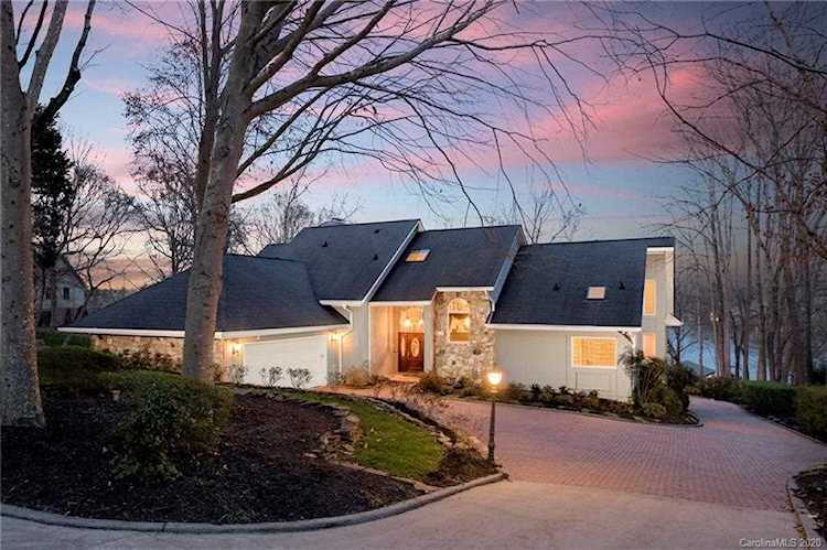 12016 Mountain Lake Cove Charlotte, NC 28216