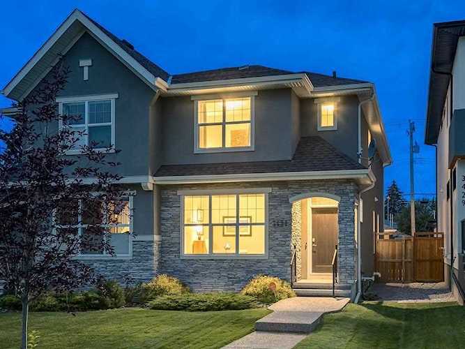 3431 Kerry Park Road SW Calgary, AB T3E 4S5