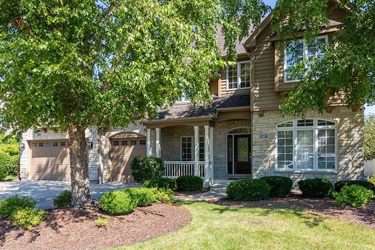 5208 Bamboo Ln Naperville, IL 60564