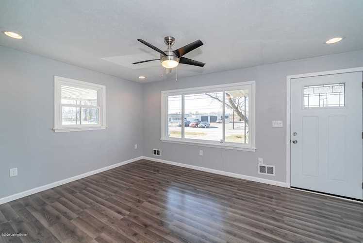 3933 Cane Run Rd Louisville, KY 40211