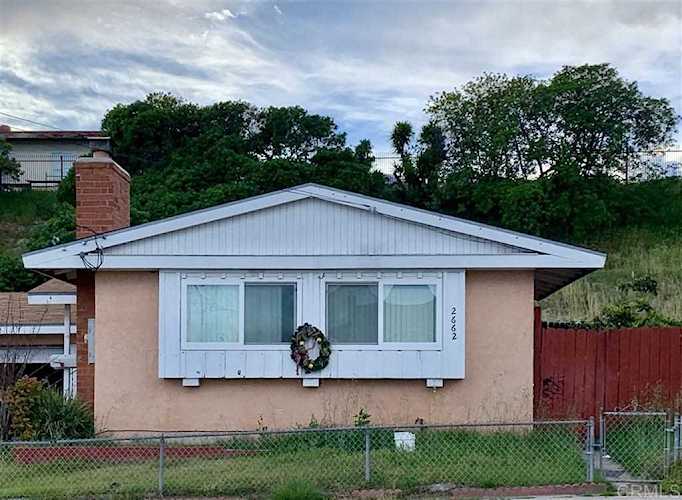 2662 Calle Tres Lomas San Diego, CA 92139 | MLS 200011822 Photo 1