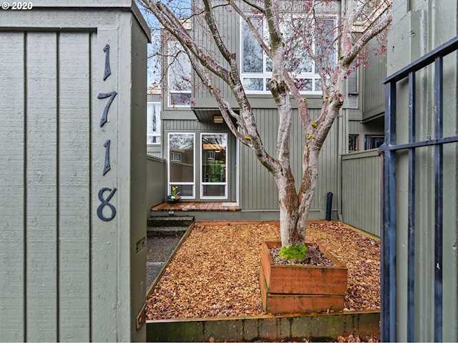 1718 NW Midlake Ln Beaverton, OR 97006