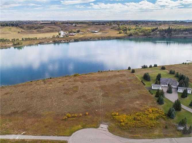 126 Emerald Bay Drive Rural Rocky View County, AB T3Z 1E2