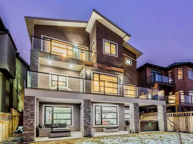 123 Aspen Summit View SW Calgary, AB T3H 0V8