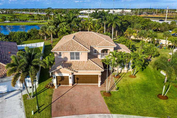 10067 Freesian Way Wellington, FL 33449