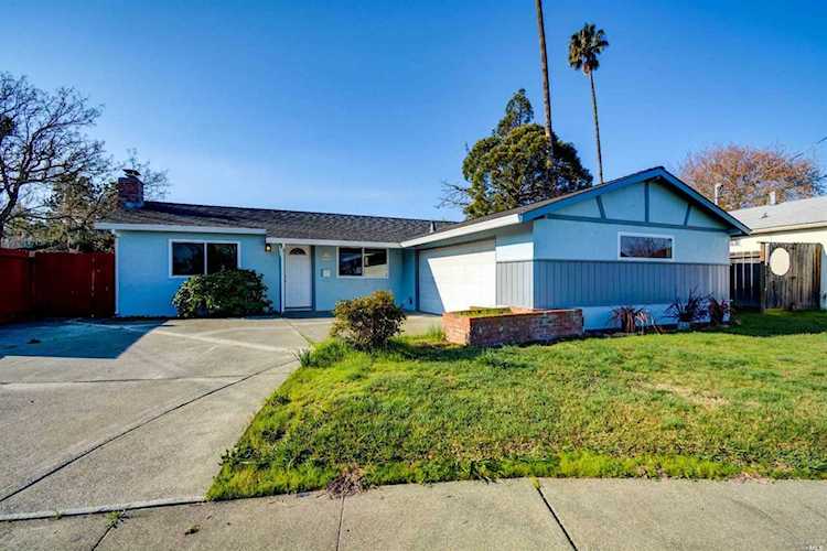 2541 Hawthorne Court Napa, CA 94558