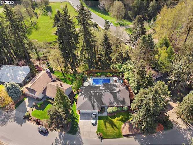 4320 NW Malhuer Ave Portland, OR 97229