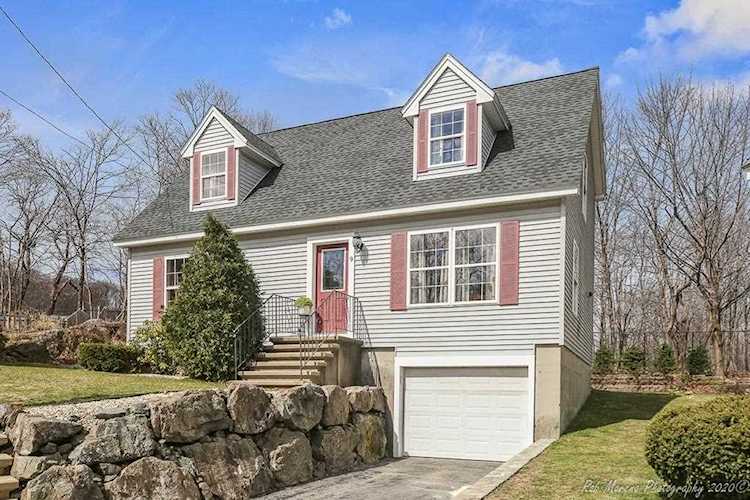 9 Pope St Salem, MA 01970