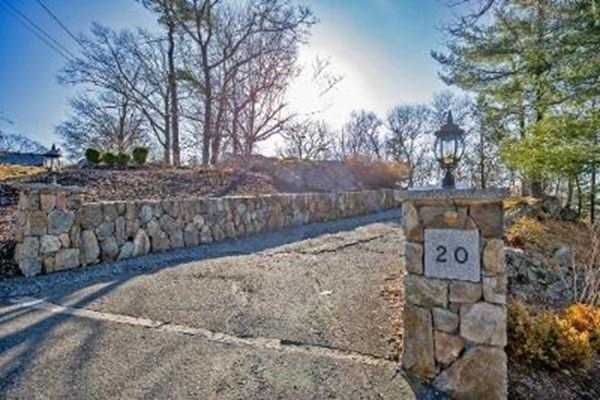 20 High St Wakefield, MA 01880