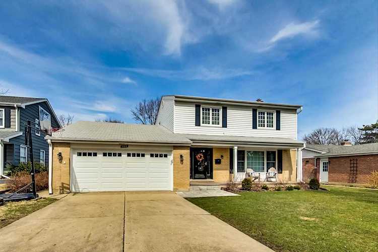 324 W Prospect Ave Lake Bluff, IL 60044