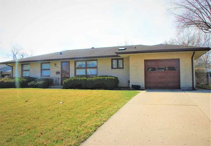 864 N Mclean Blvd Elgin, IL 60123