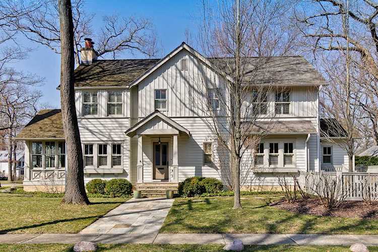 624 E Prospect Ave Lake Bluff, IL 60044