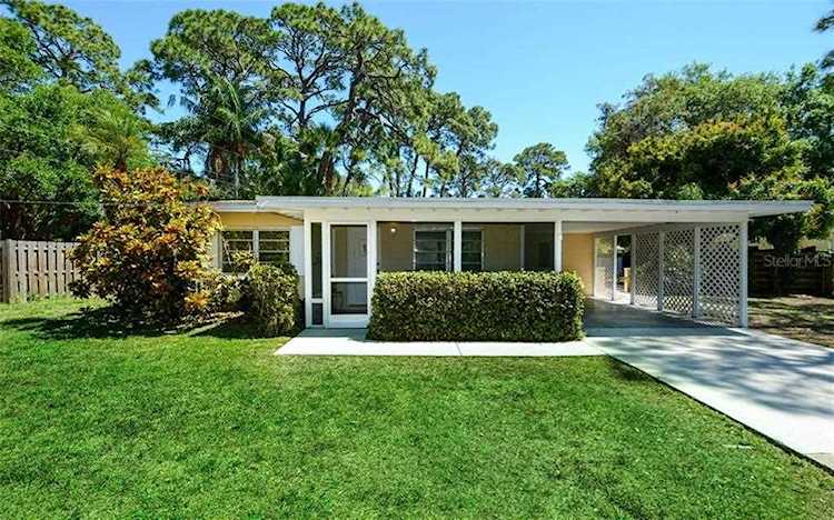 6217 Elmwood Avenue Sarasota, FL 34231