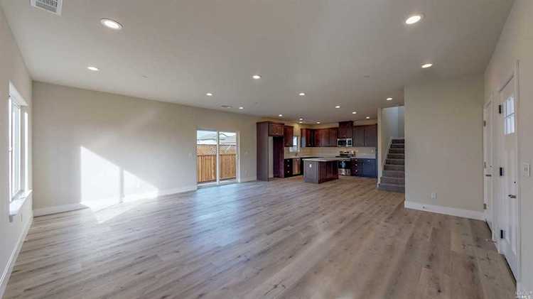 1707 Blake Place Santa Rosa, CA 95403