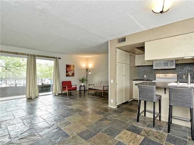 1304 Mariposa Dr #121 Austin, TX 78704