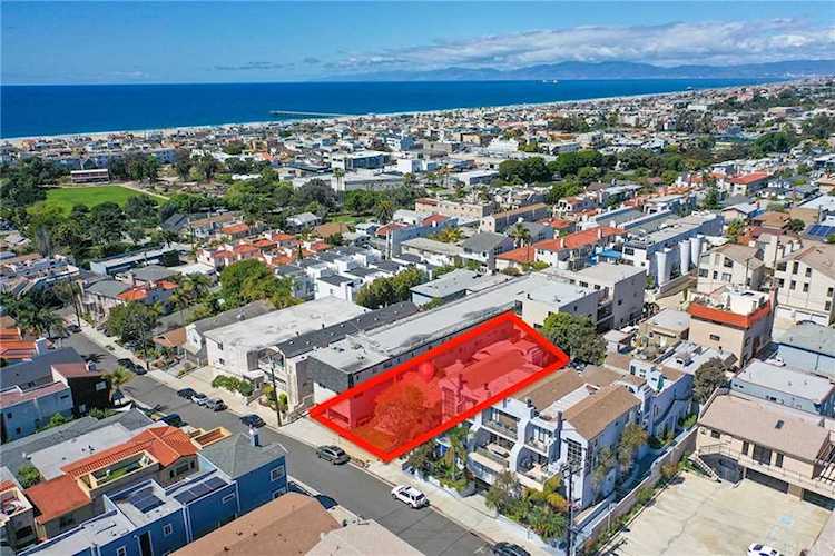 707 3rd Street Hermosa Beach, CA 90254