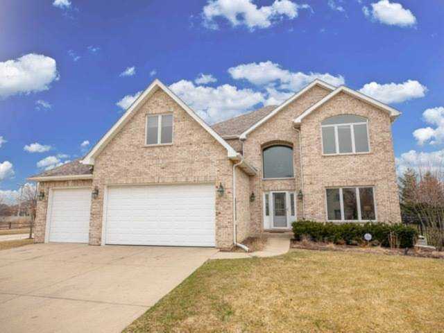 35 Clair Ct Roselle, IL 60172