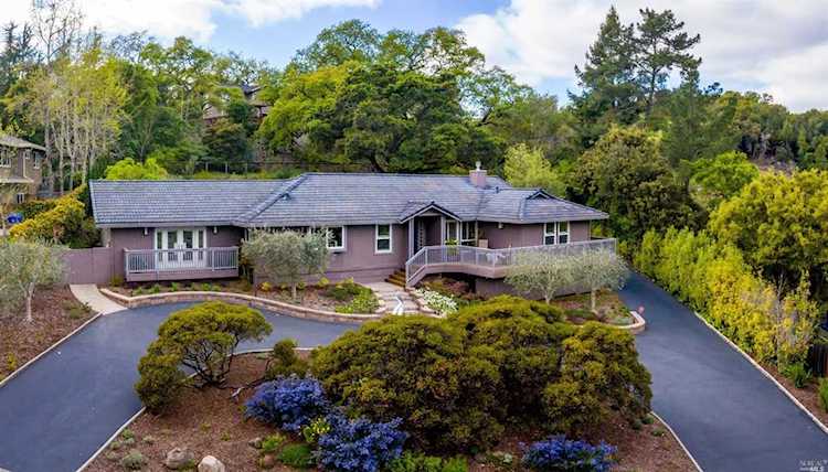 2879 Pinewood Drive Napa, CA 94558