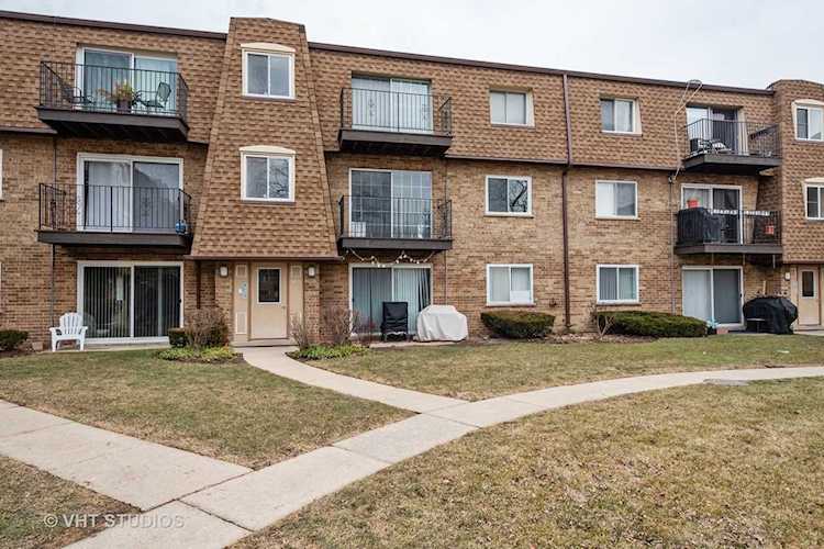 9430 Bay Colony Dr #2S Des Plaines, IL 60016