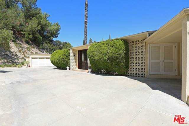 15641 High Knoll Road Encino, CA 91436
