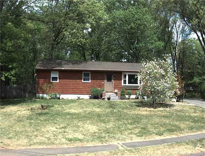 40 Edgewood Circle Southington, CT 06489