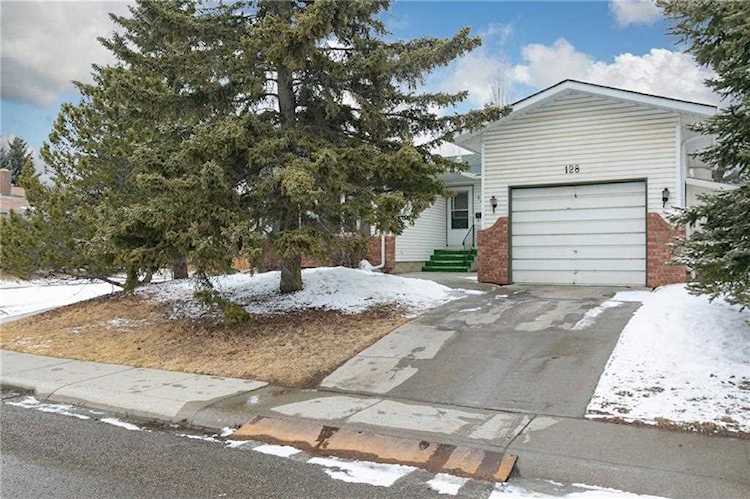 128 Silver Springs Rise NW Calgary, AB T3B 3Z6