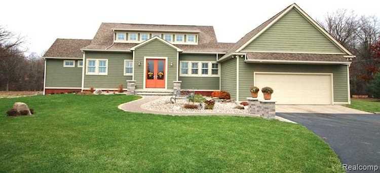 4696 Susan DrHighland TwpHighland TwpGorgeous custom home with over 3250 sq. ft. of finished living area on 10 acres. The paver walkway...Oakland2200024240MI48357home for sale$575,000 Photo 1