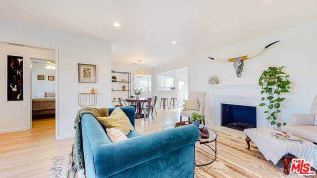 9727 S 2nd Avenue Inglewood, CA 90305