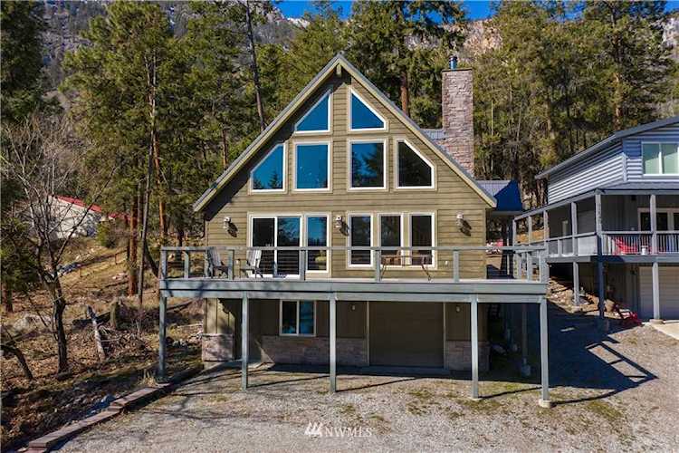 11484 S Lakeshore Rd Chelan, WA 98816
