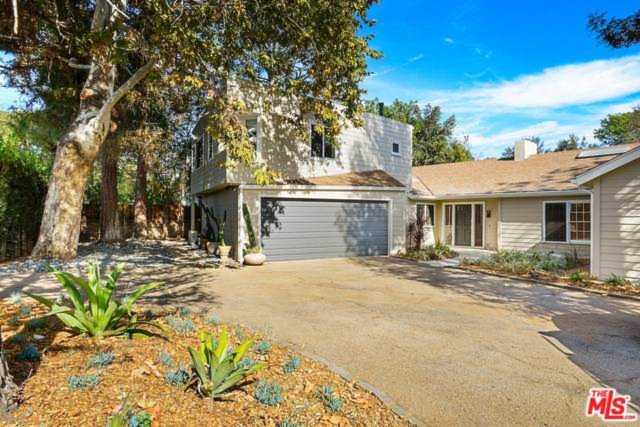 400 S Saltair Avenue Los Angeles, CA 90049