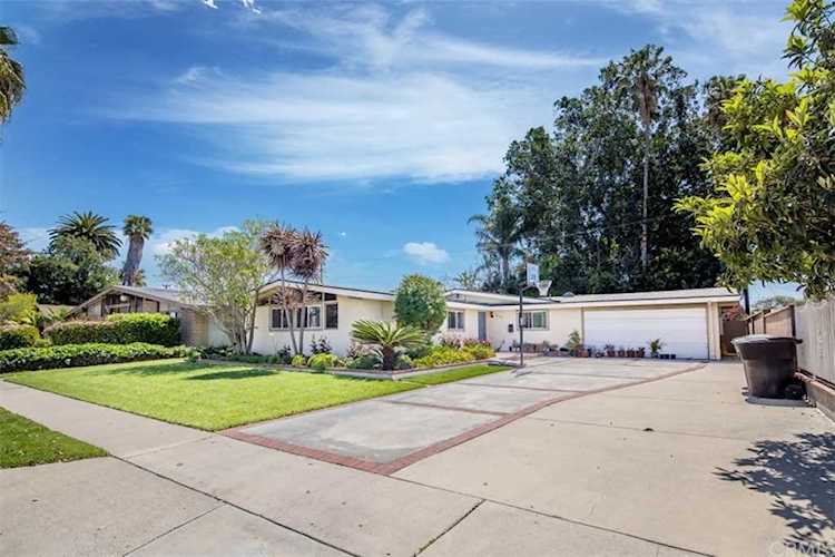 2116 W Beacon Avenue Anaheim, CA 92804 | MLS OC20064366 Photo 1