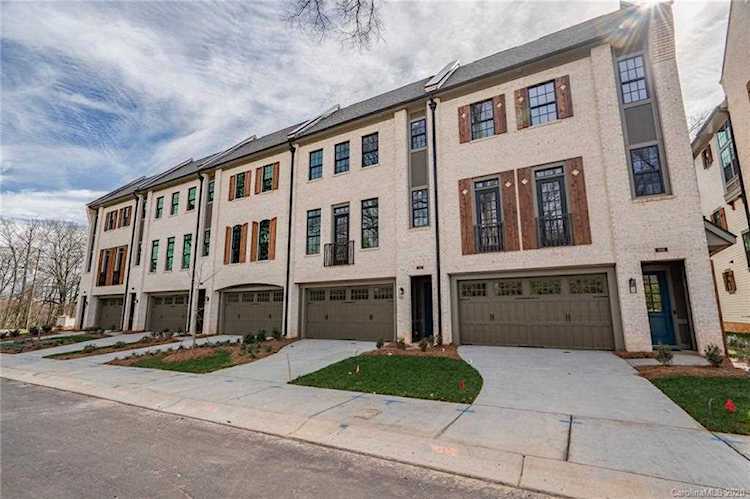 2918 Hillside Springs Dr Charlotte, NC 28209