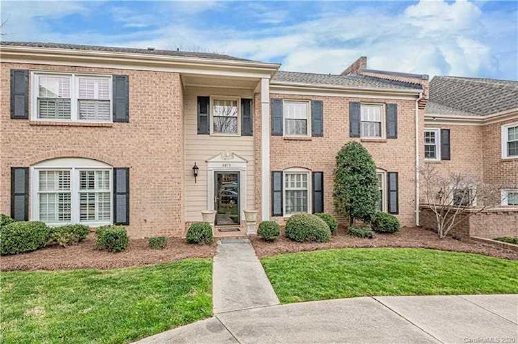 6815 Dumbarton Dr Charlotte, NC 28210