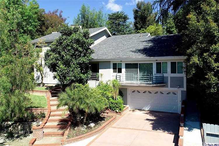 1521 Riendo Lane La Canada Flintridge, CA 91011